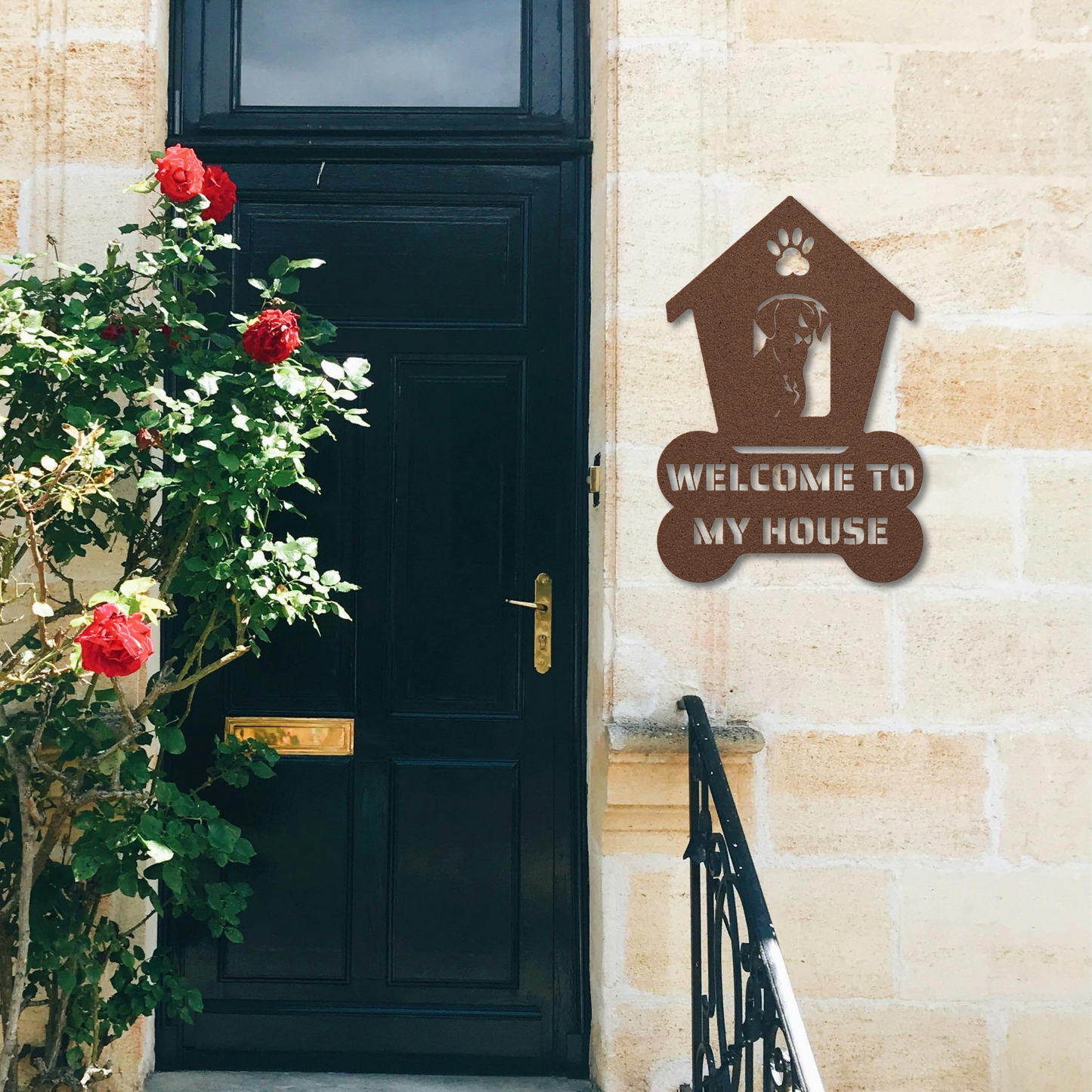 Labrador Retriever Welcome Dog House Metal Sign: A Warm Greeting for Your House